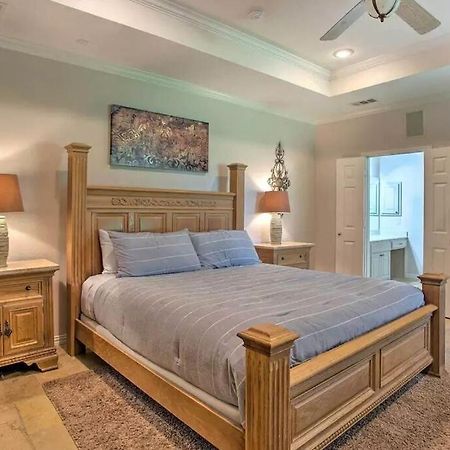 Heated Pool, Pool Table, Hot Tub, Home Theatre, Guest House, Basketball Court, Sleeps-20 Алън Екстериор снимка